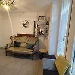 Joli Studio Avec Cour Interieure